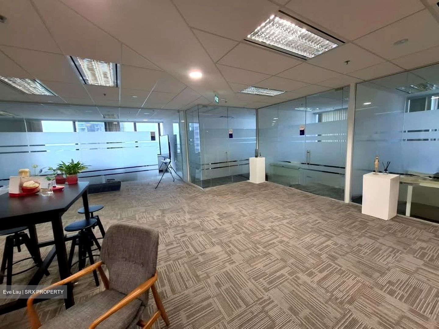 United Square (D11), Office #618738001